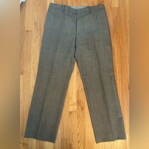 Banana Republic Men’s Dress Pants
Style: Classic Fit